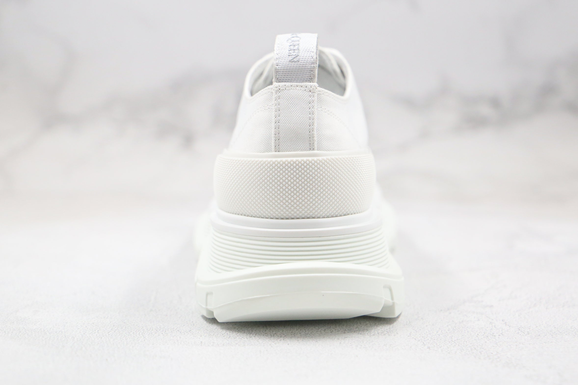 Alexander McQuenn Tênis cano baixo Tread Slick