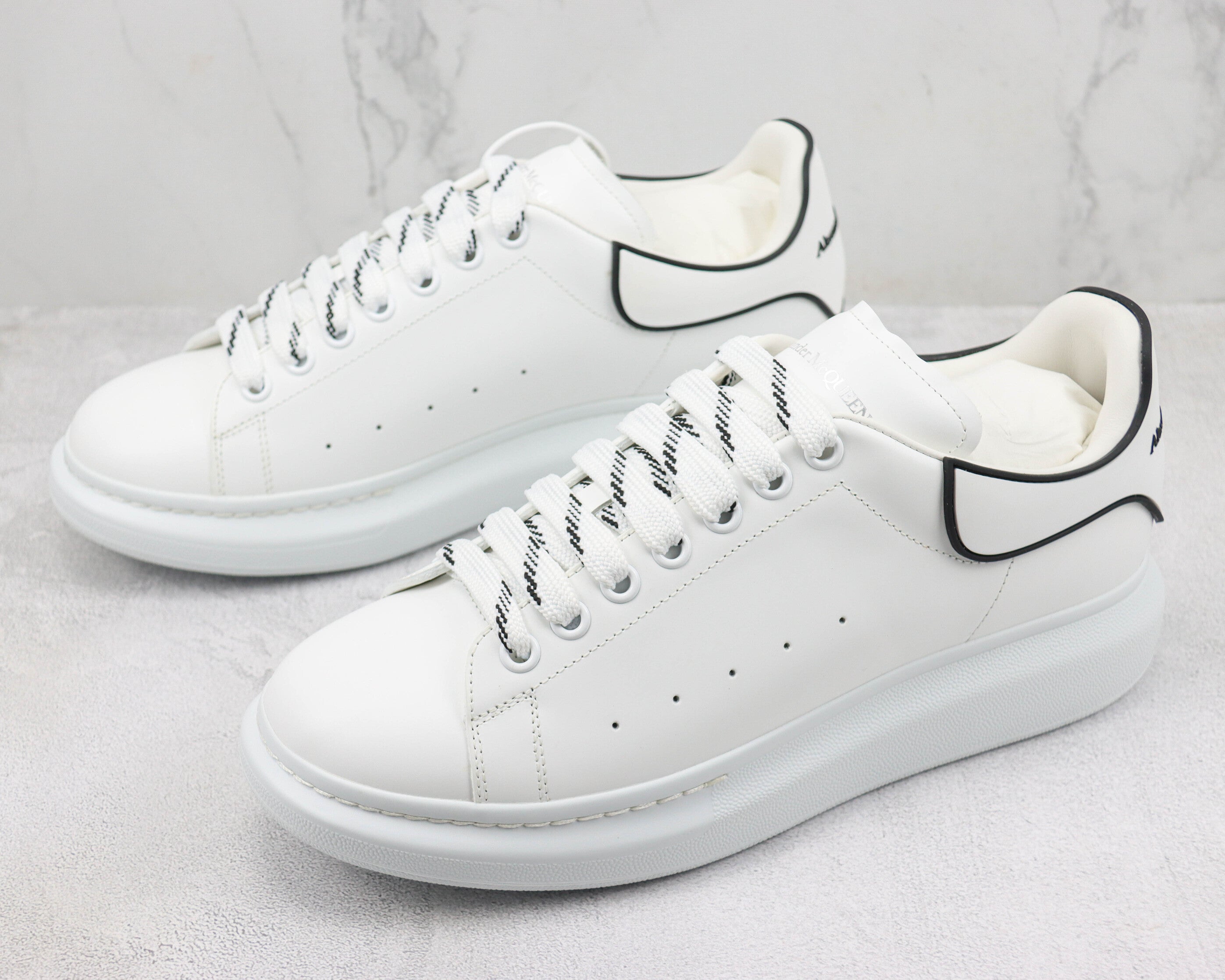 Alexander McQuenn Tenis Larry