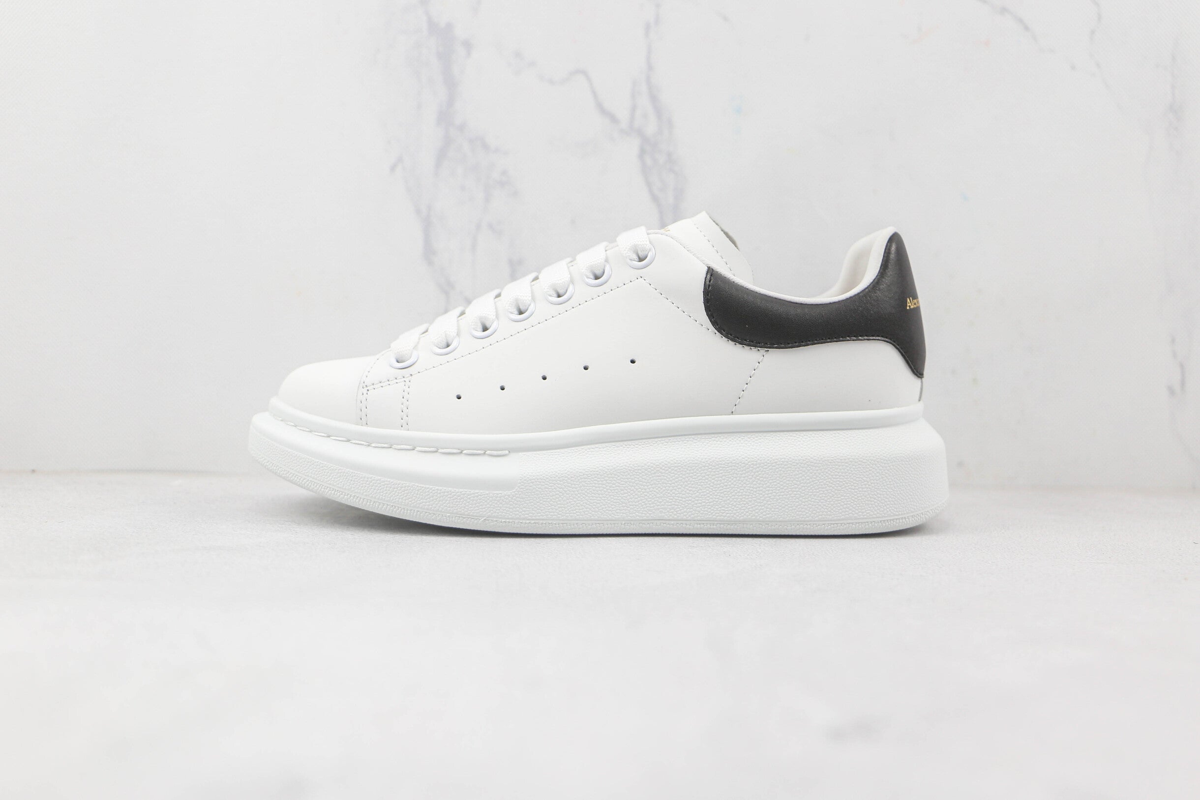 Alexander McQuenn Tenis Oversized