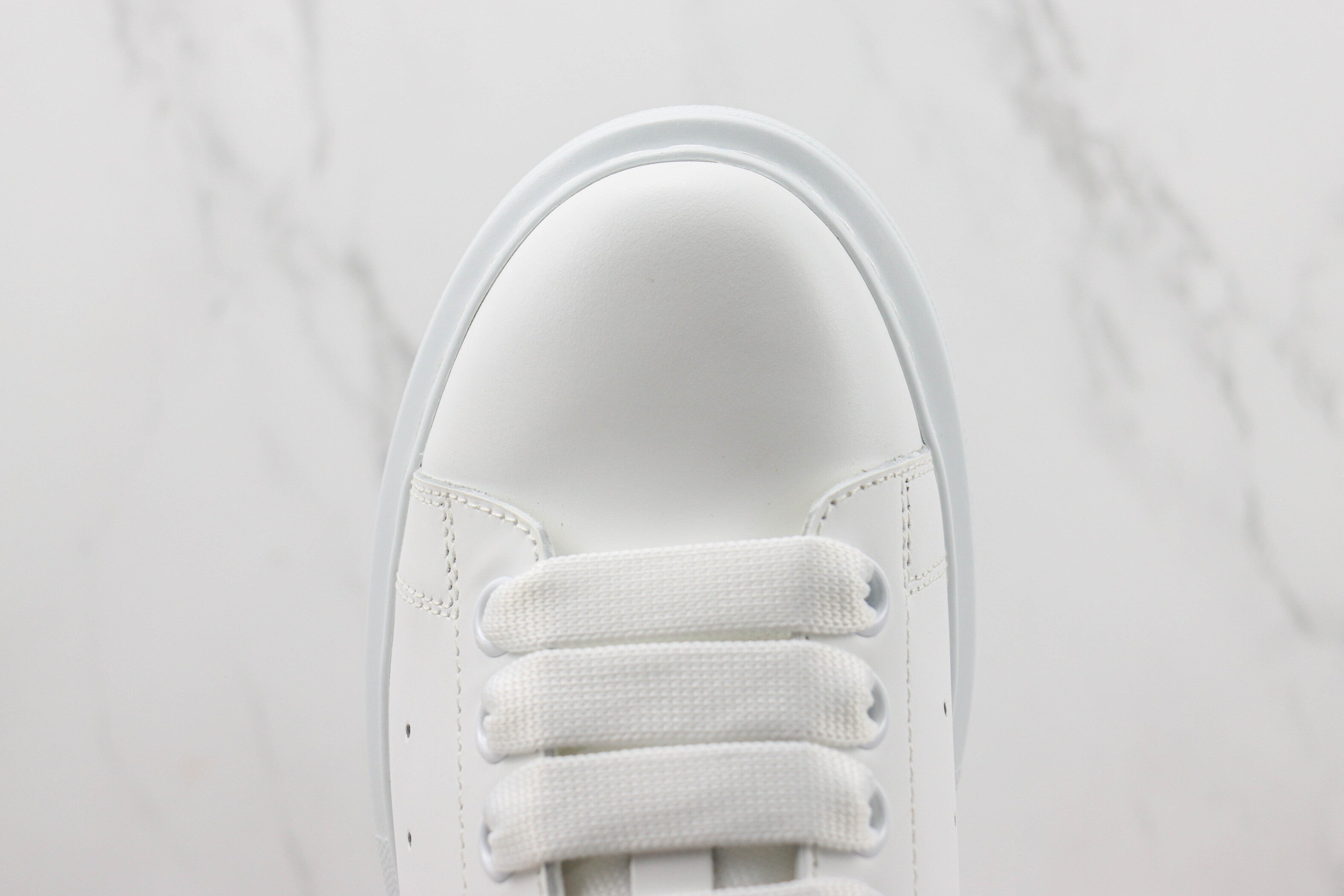 Alexander McQuenn Tenis Oversized