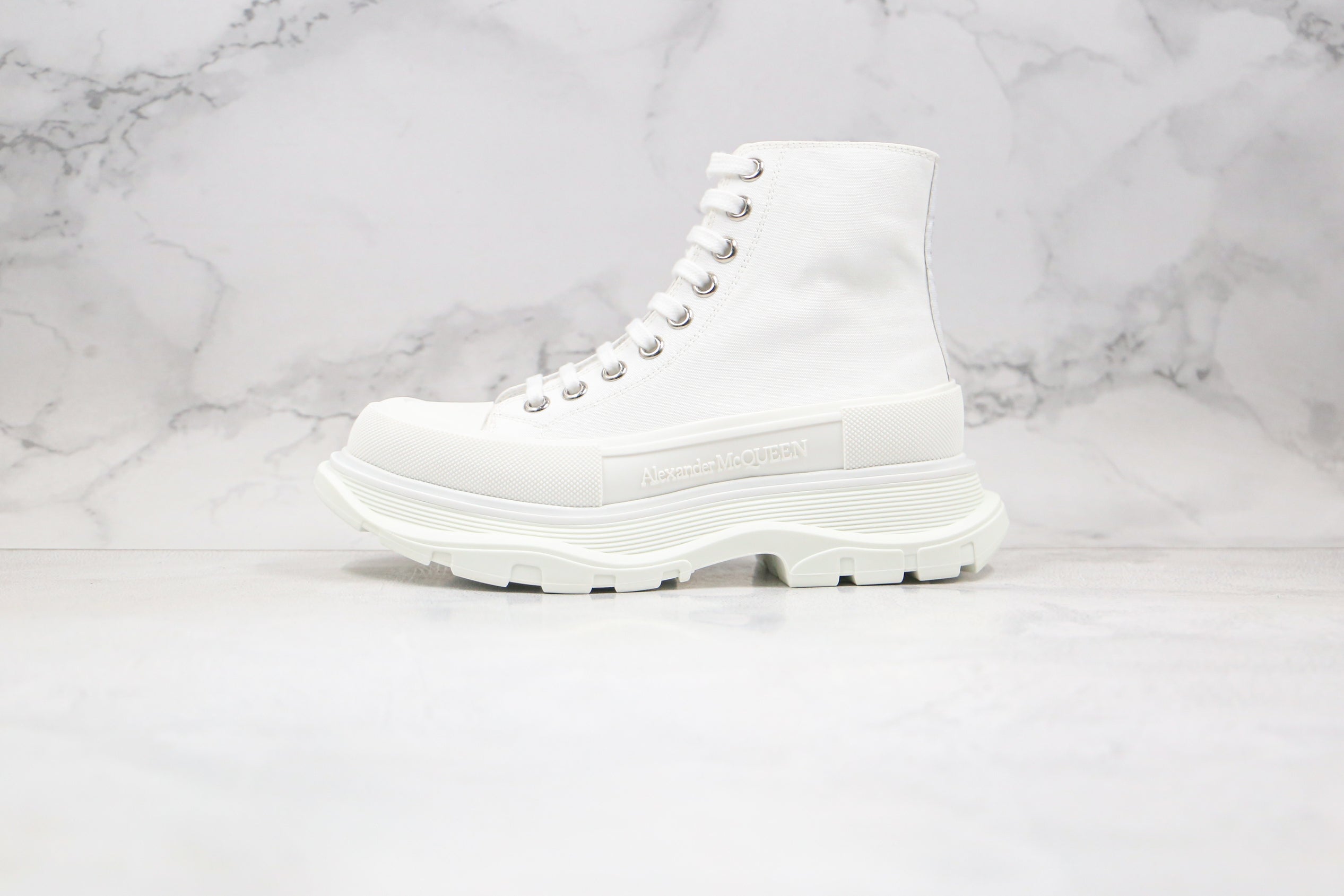 Alexander McQuenn Tênis cano alto Tread Slick