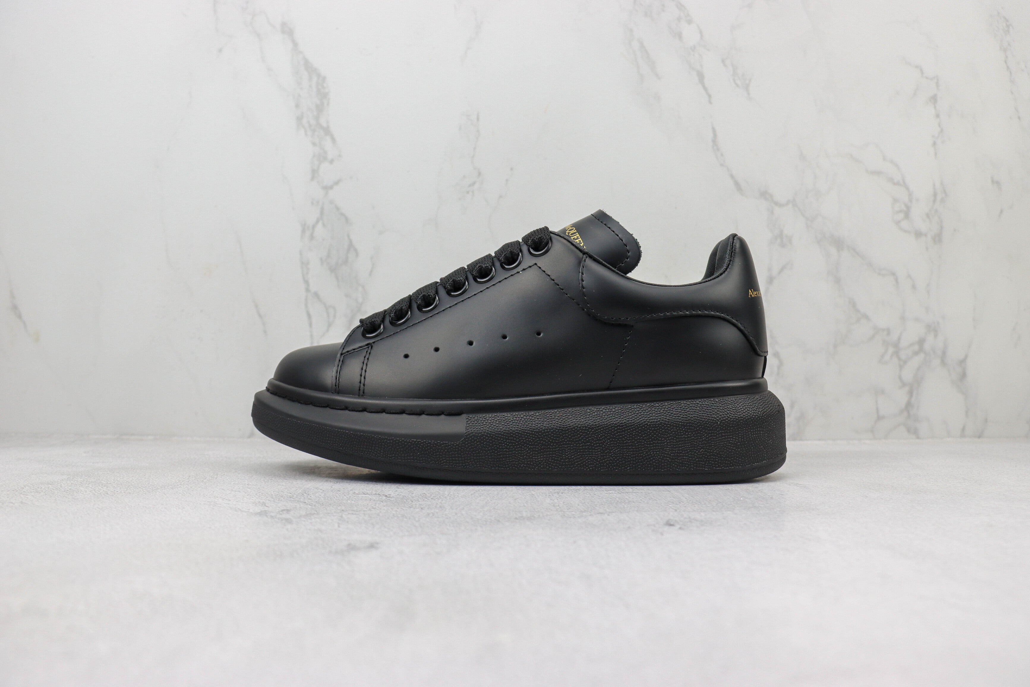 Alexander McQuenn Tênis Oversized