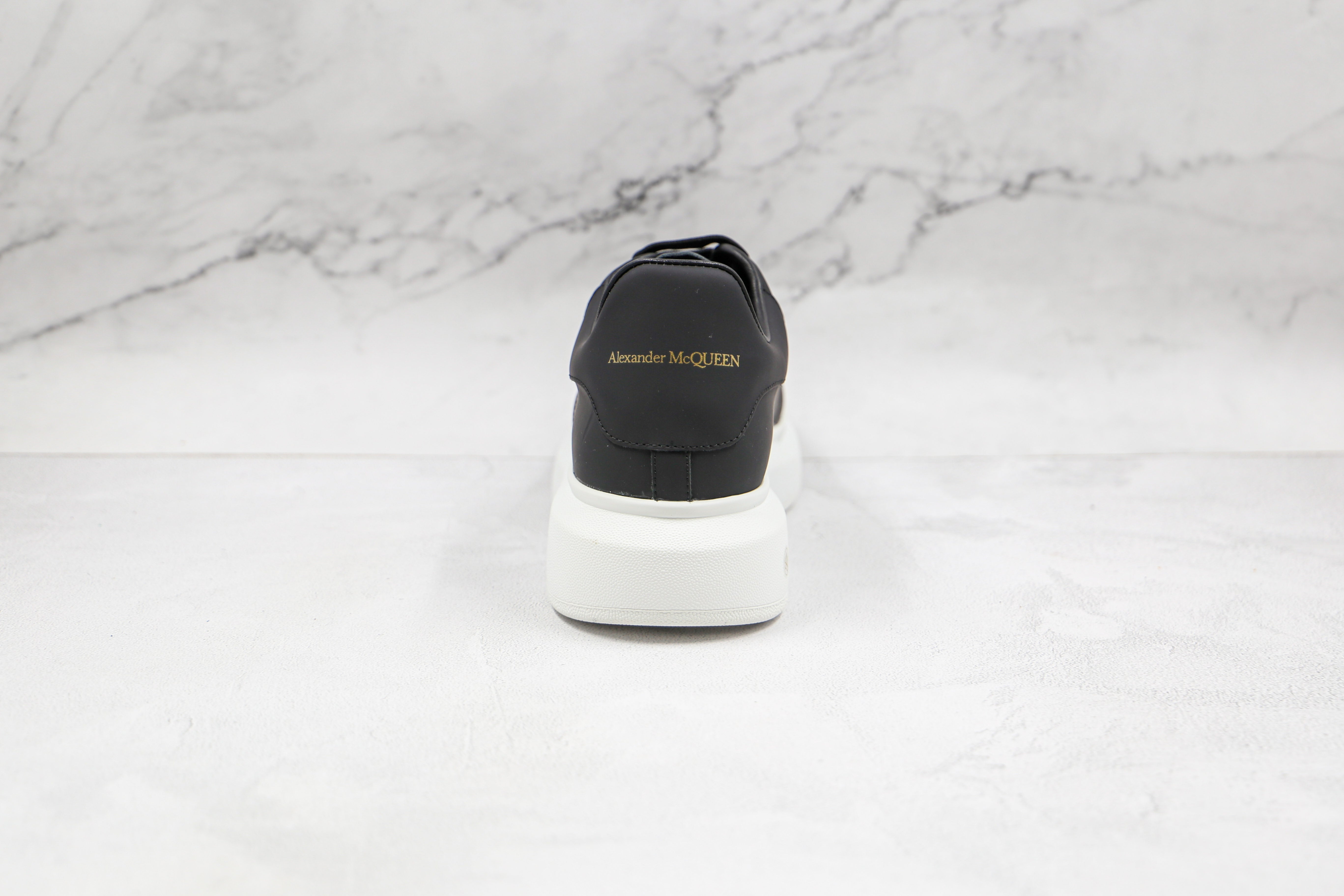 Alexander McQuenn Tenis Oversized