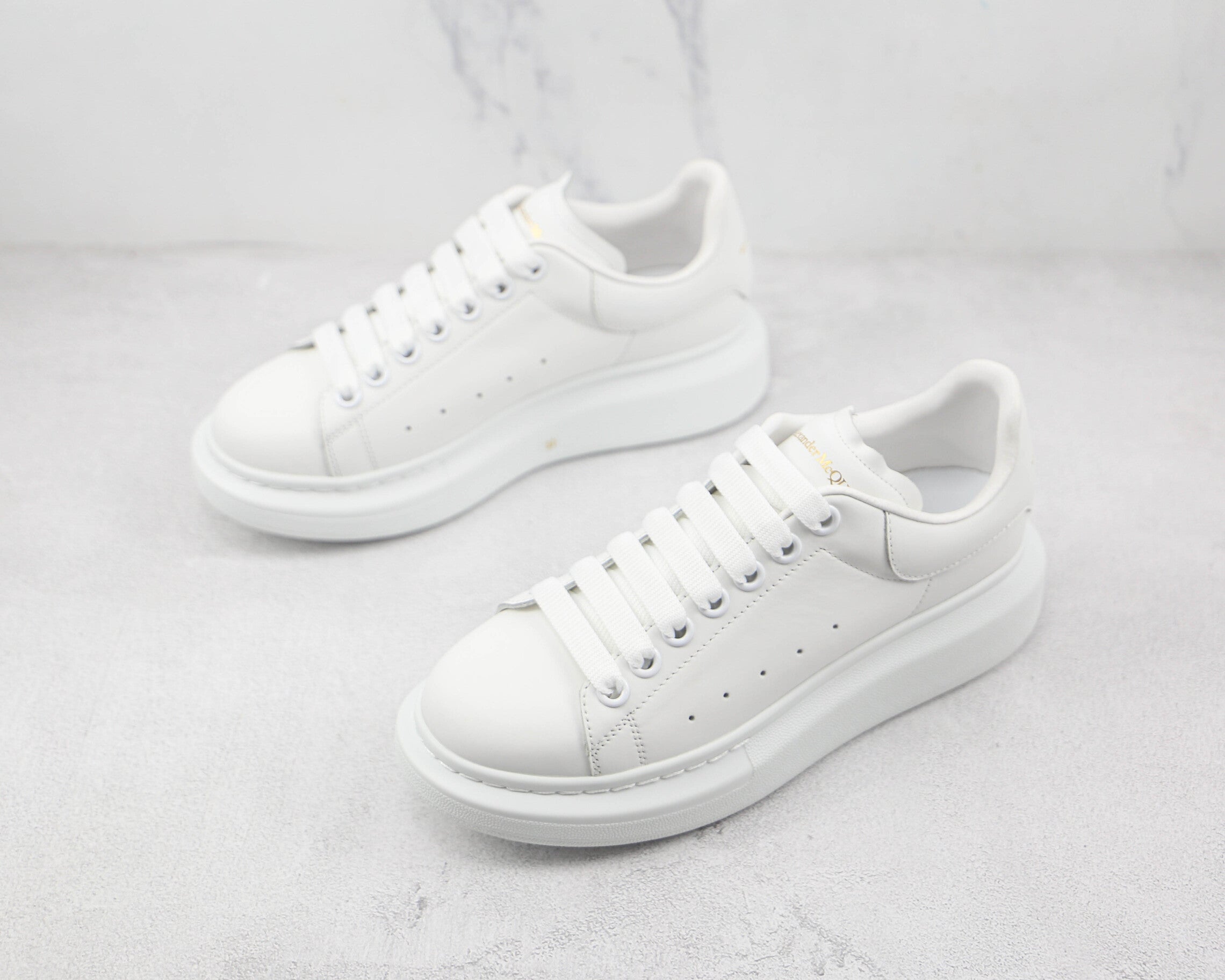 Alexander McQuenn Tenis Oversized