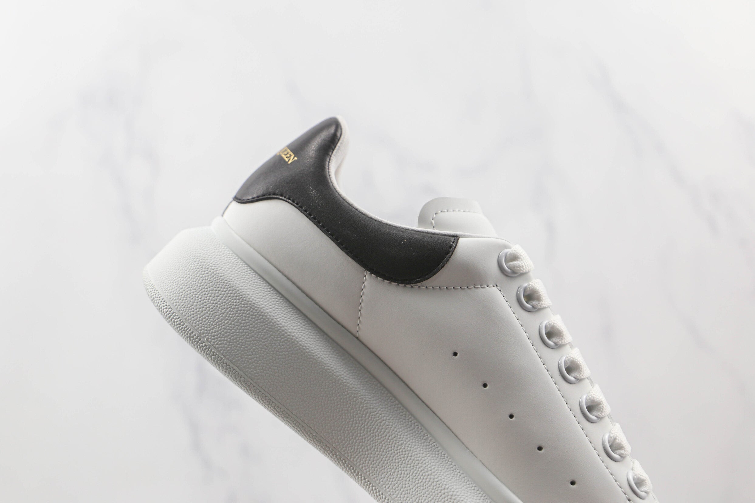 Alexander McQuenn Tenis Oversized