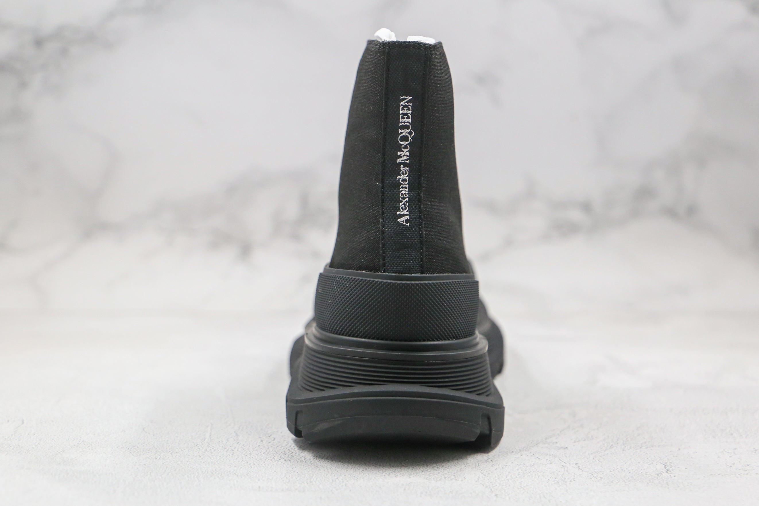 Alexander McQuenn Tênis cano alto Tread Slick