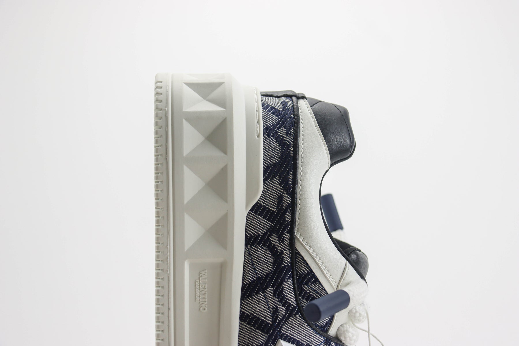 Valentino One Stud XL Iconographe