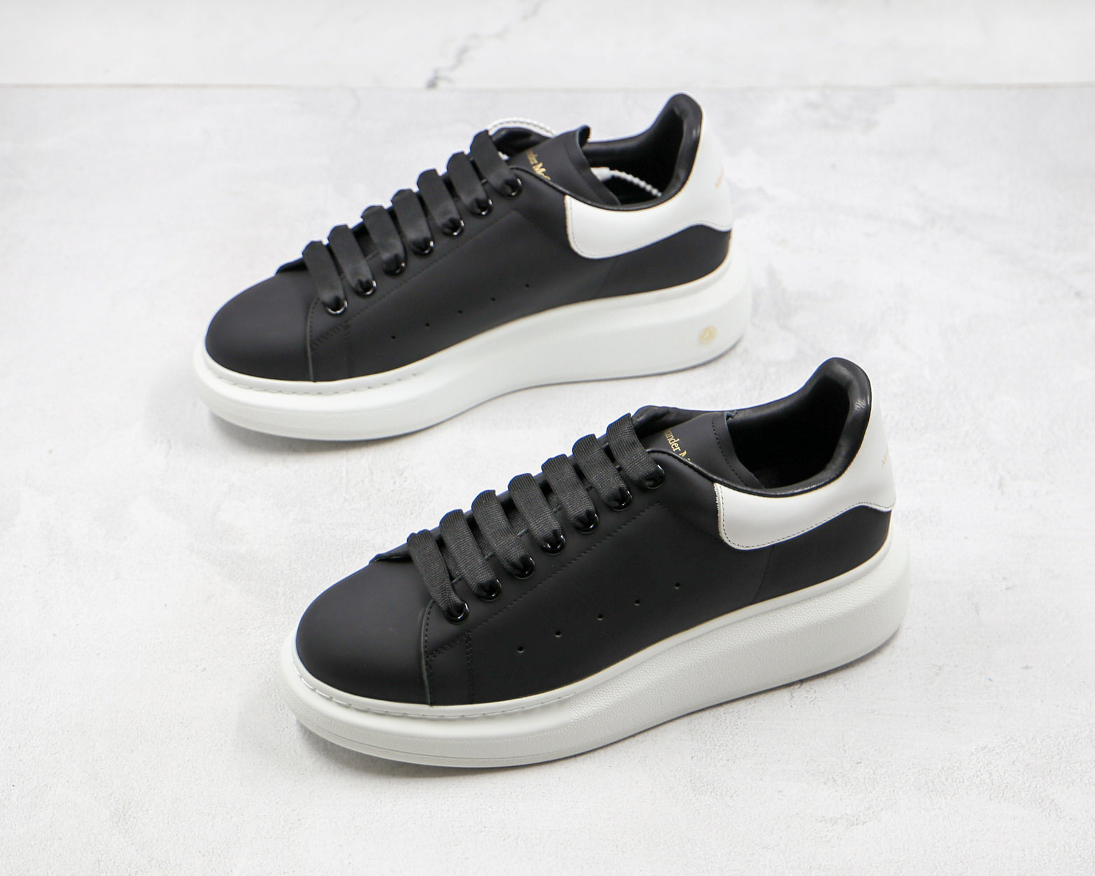 Alexander McQuenn Tênis Oversized