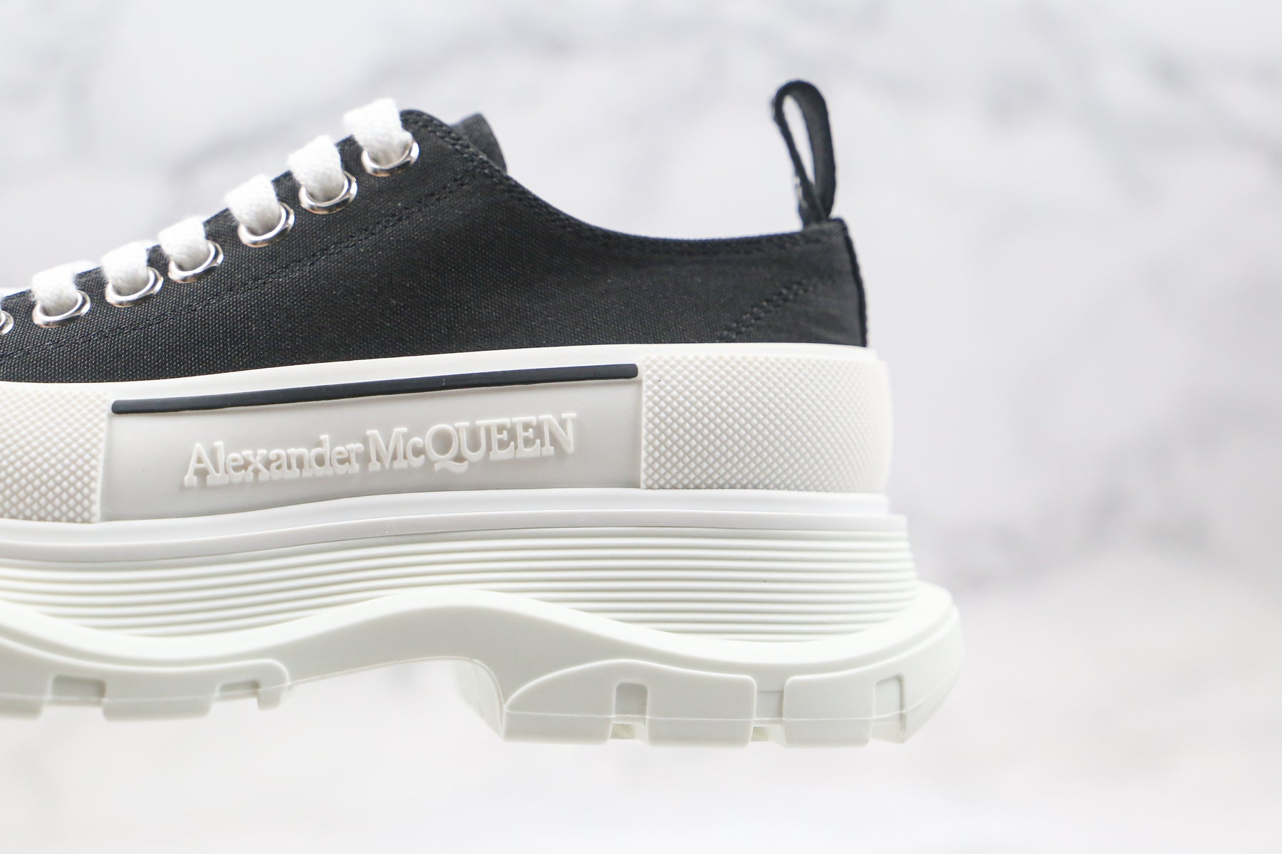 Alexander McQuenn Tênis cano baixo Tread Slick