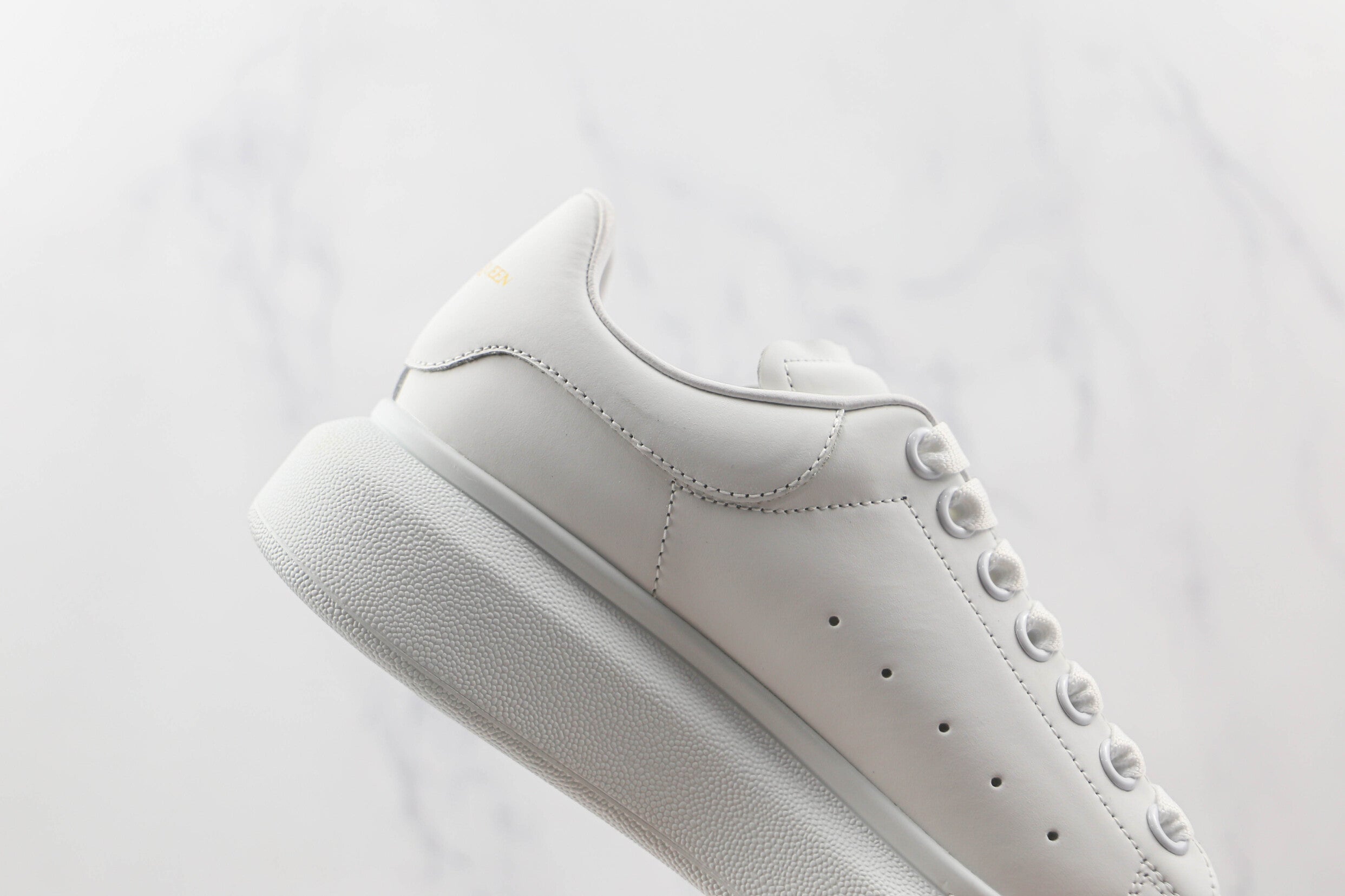 Alexander McQuenn Tenis Oversized