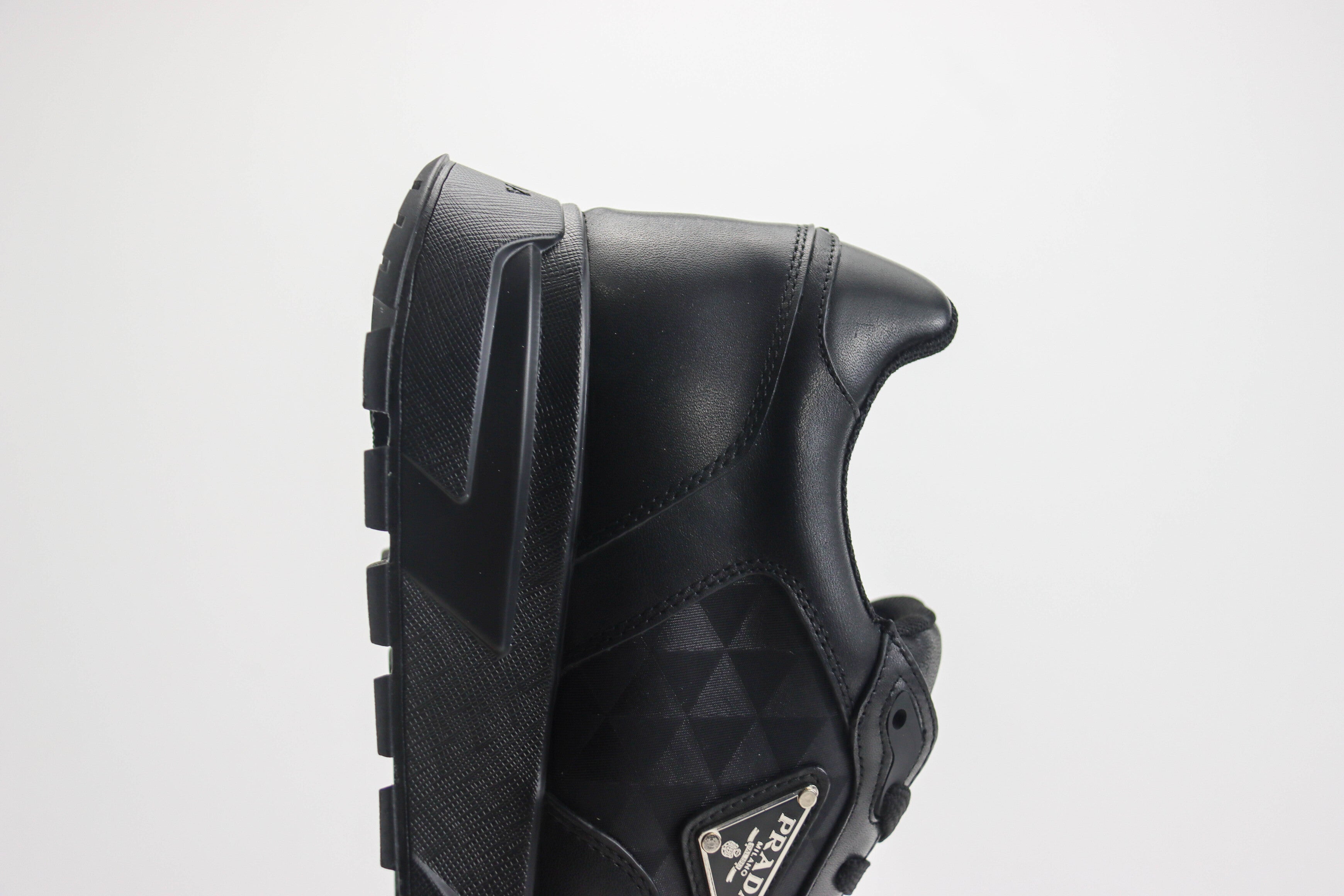 Prada Couro e Re-Nylon