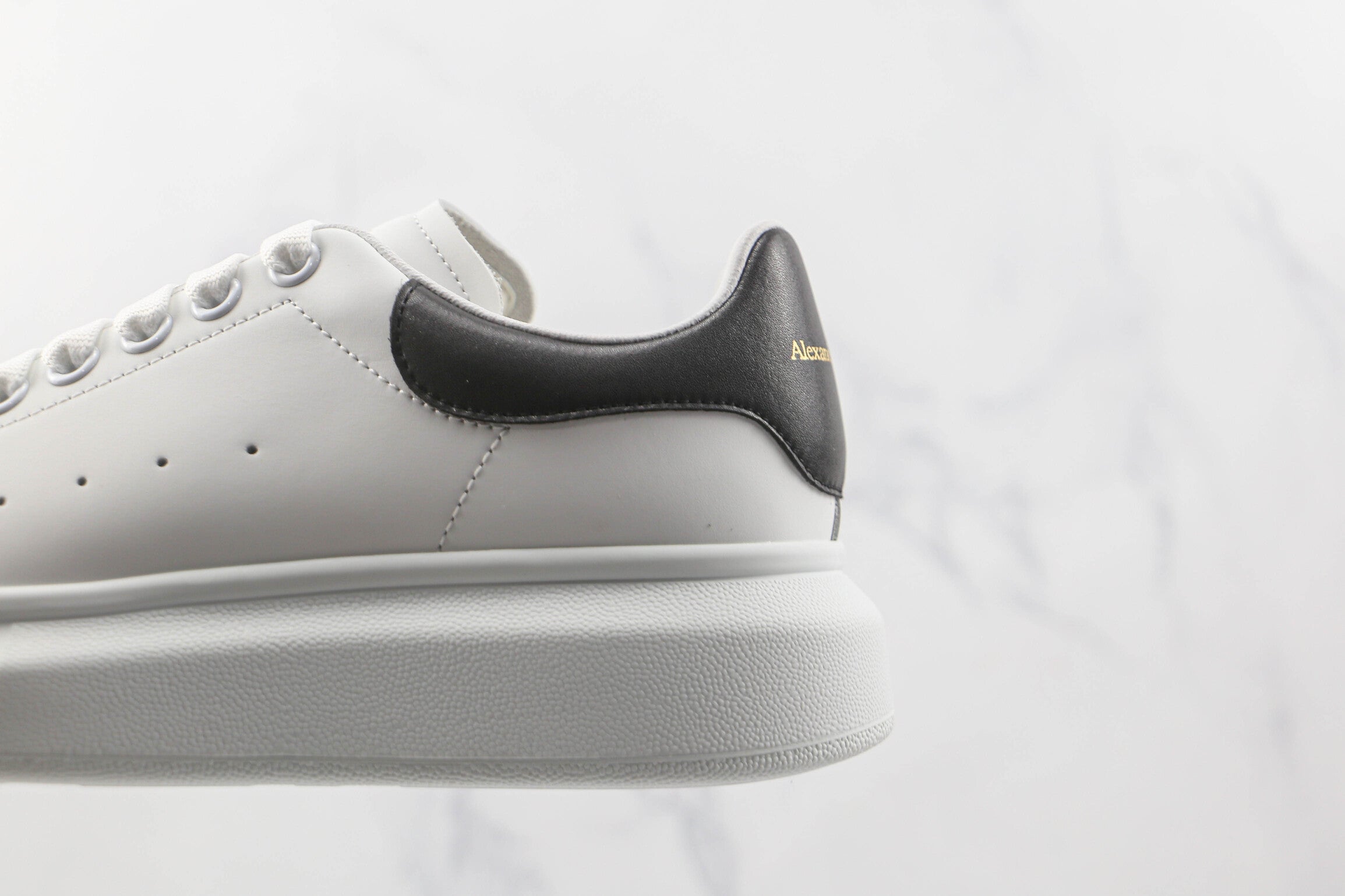 Alexander McQuenn Tenis Oversized