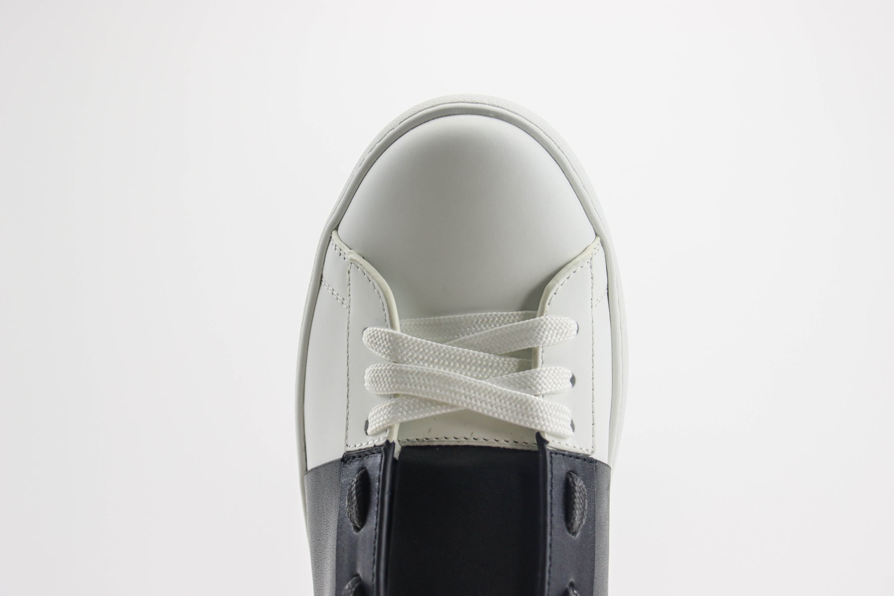 Valentino Calfskin open