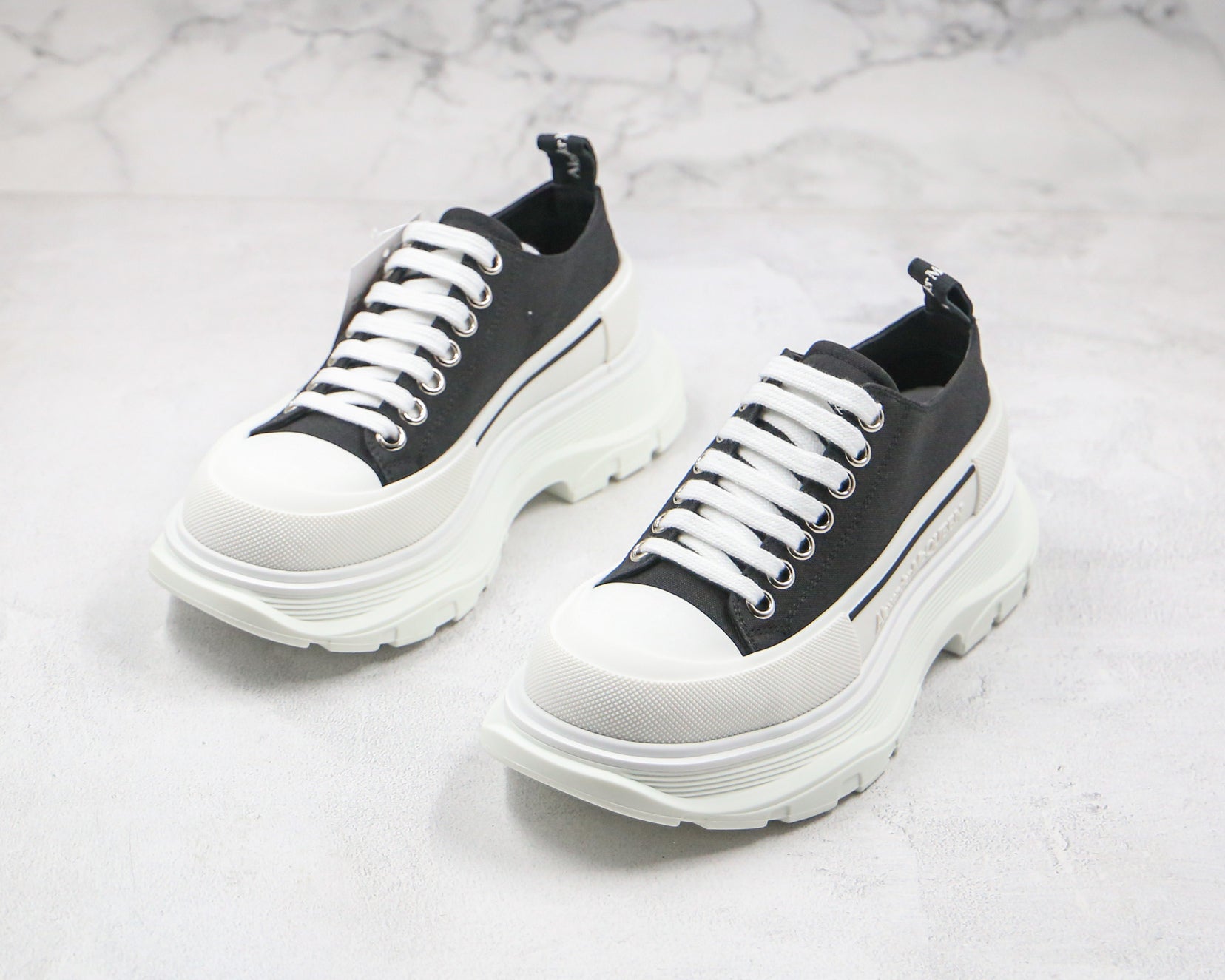 Alexander McQuenn Tênis cano baixo Tread Slick