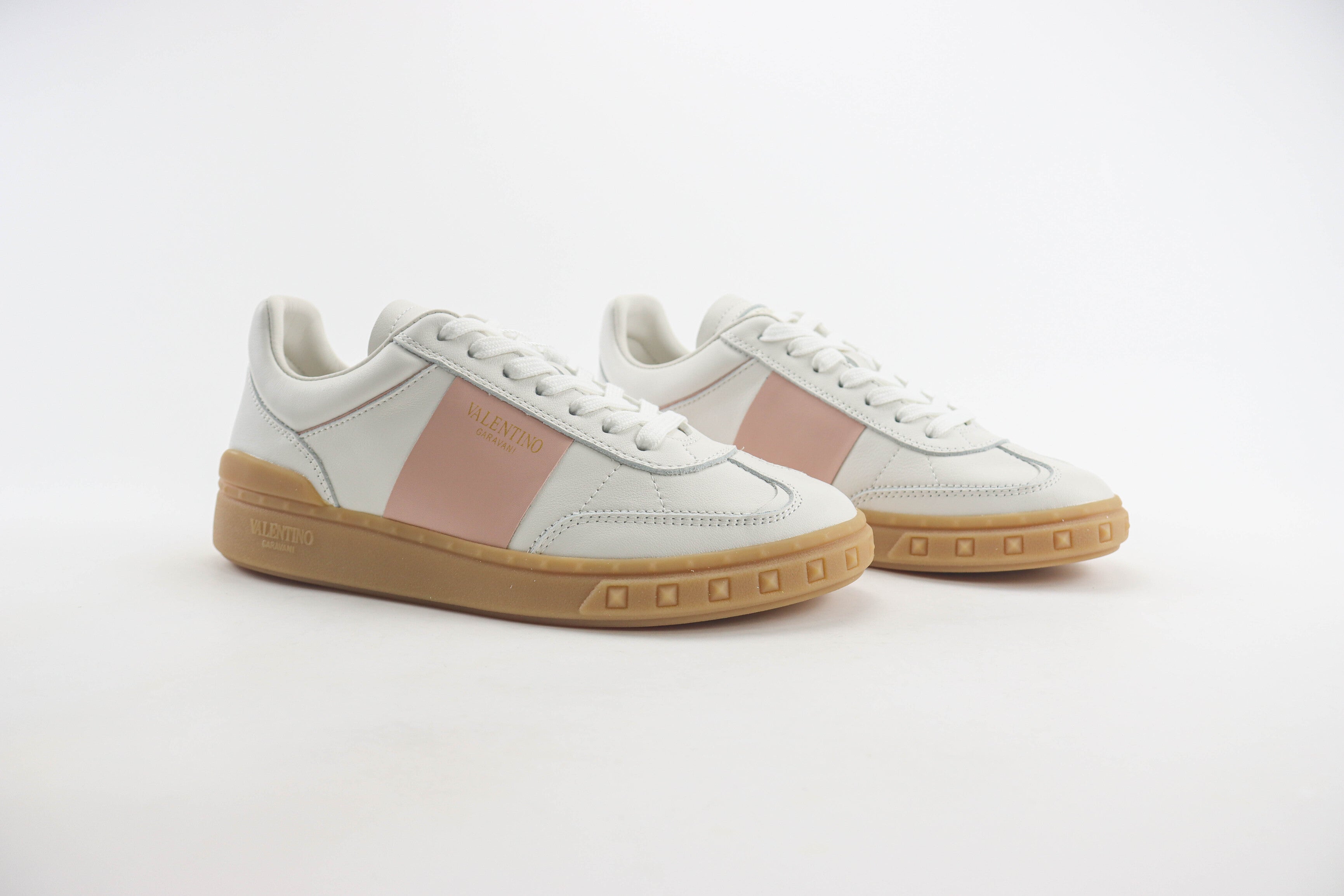 Valentino Upvillage
