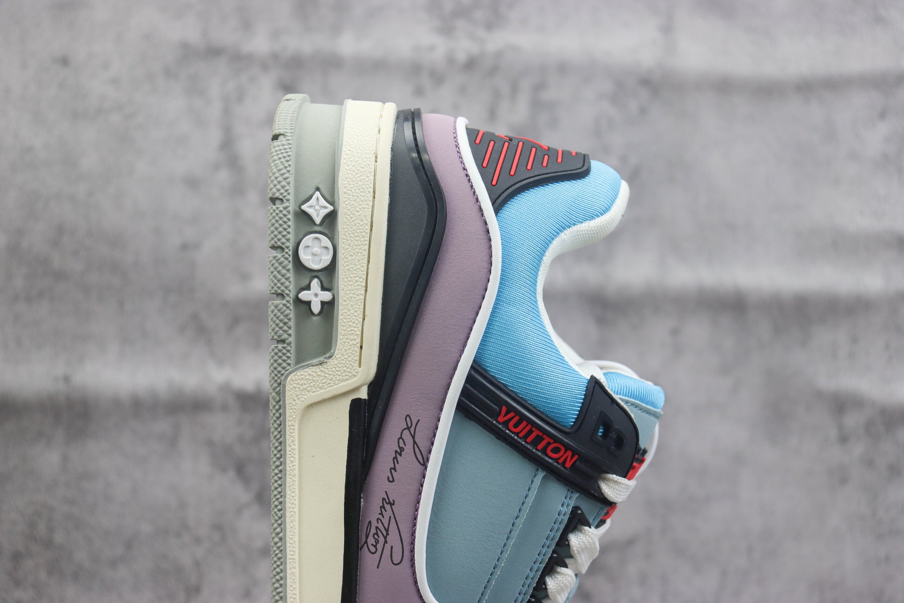 Louis Vuitton LV Trainer Cult