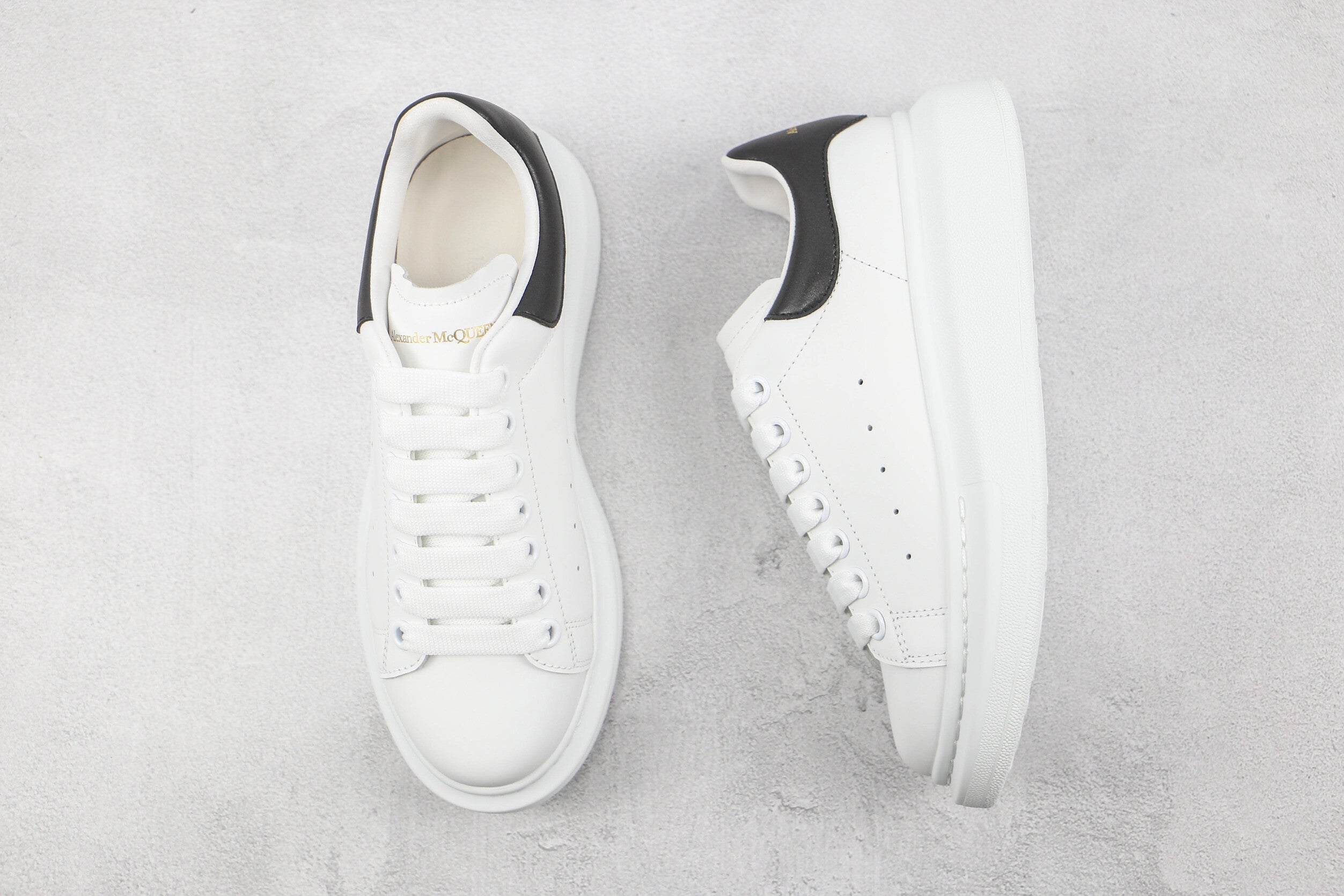 Alexander McQuenn Tenis Oversized