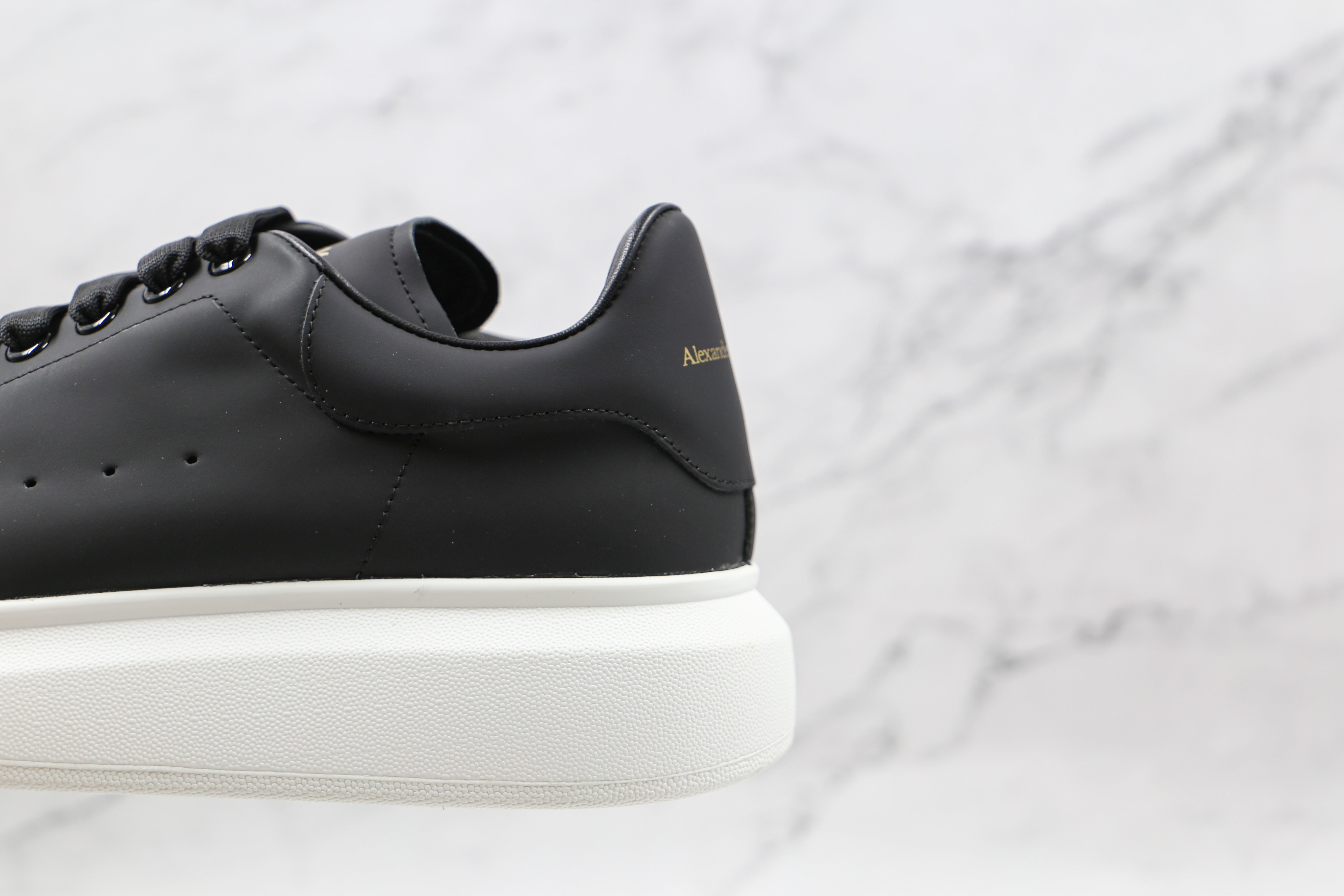 Alexander McQuenn Tenis Oversized