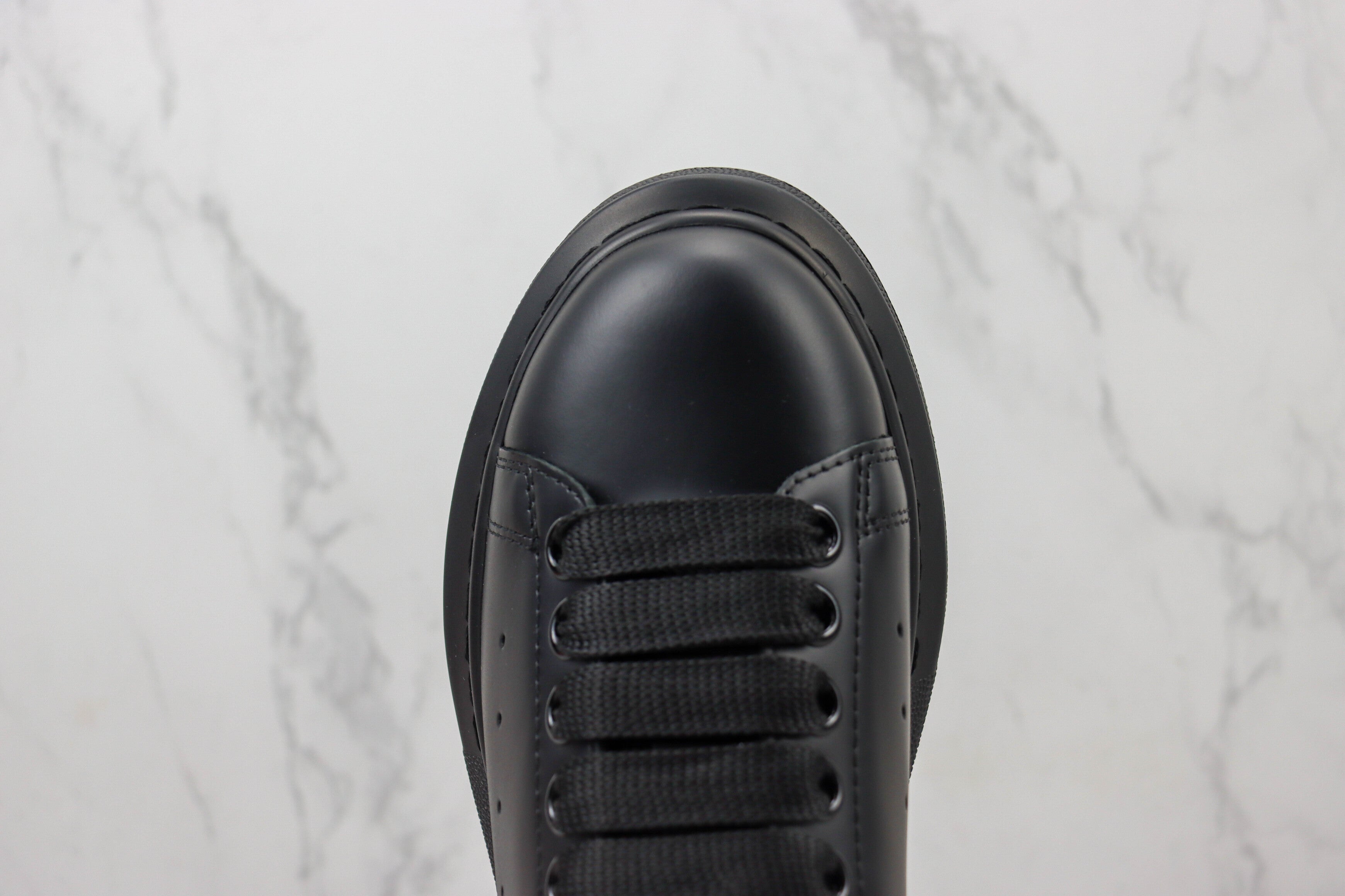 Alexander McQuenn Tênis Oversized