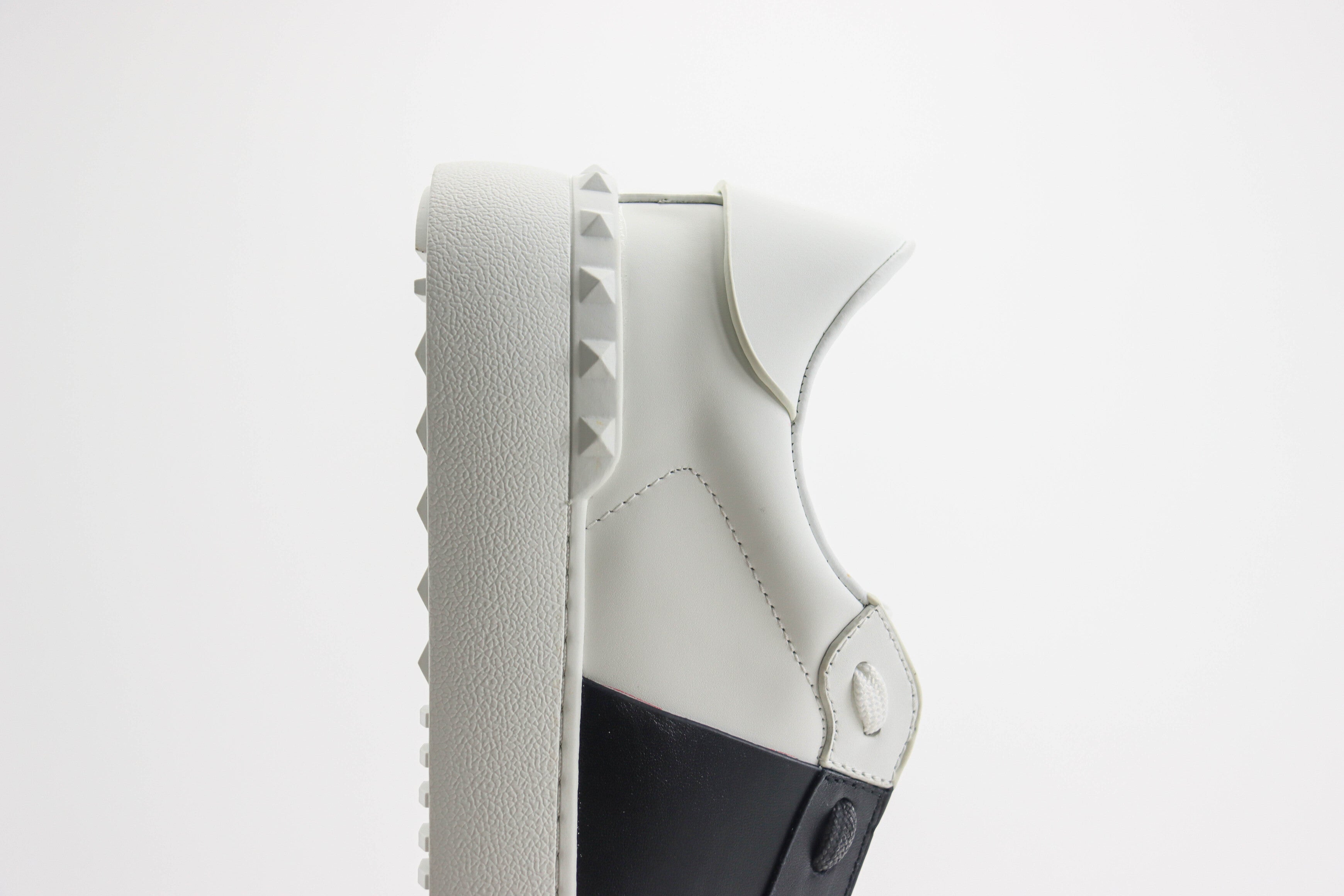 Valentino Calfskin open