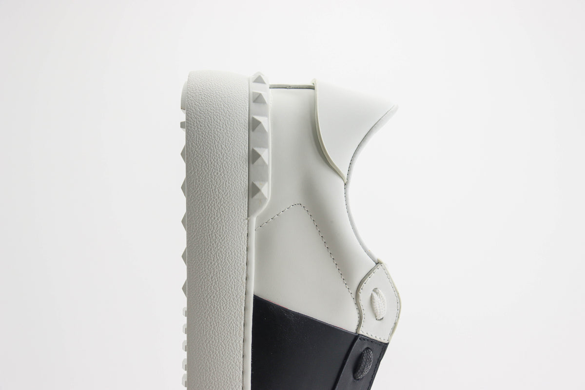 Valentino Calfskin open