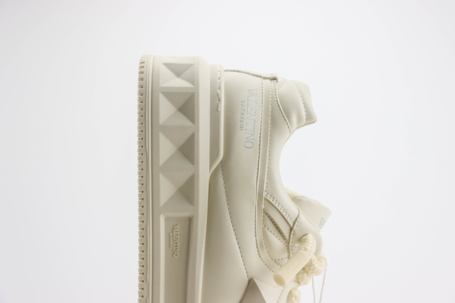 Valentino One Stud XL