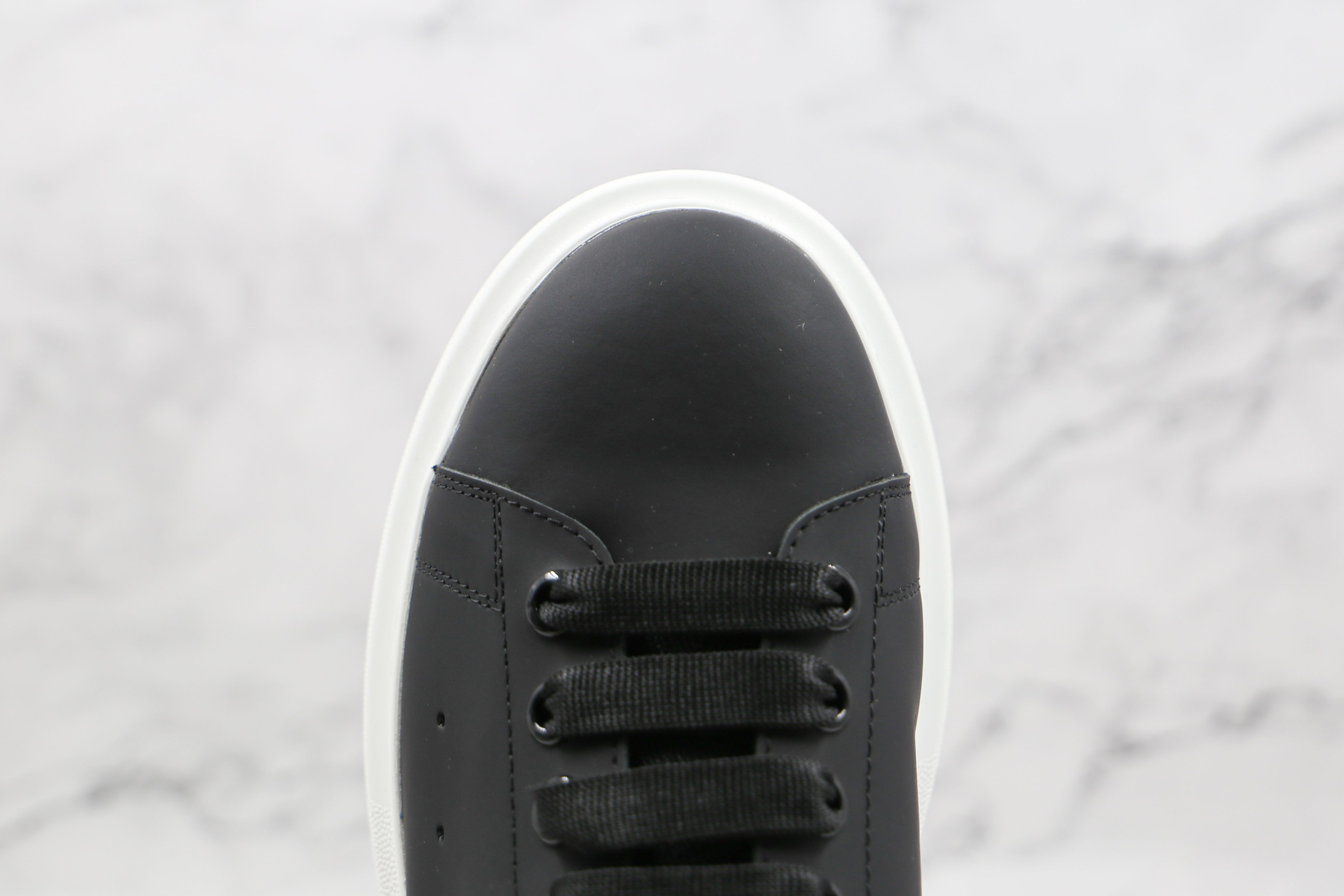 Alexander McQuenn Tenis Oversized