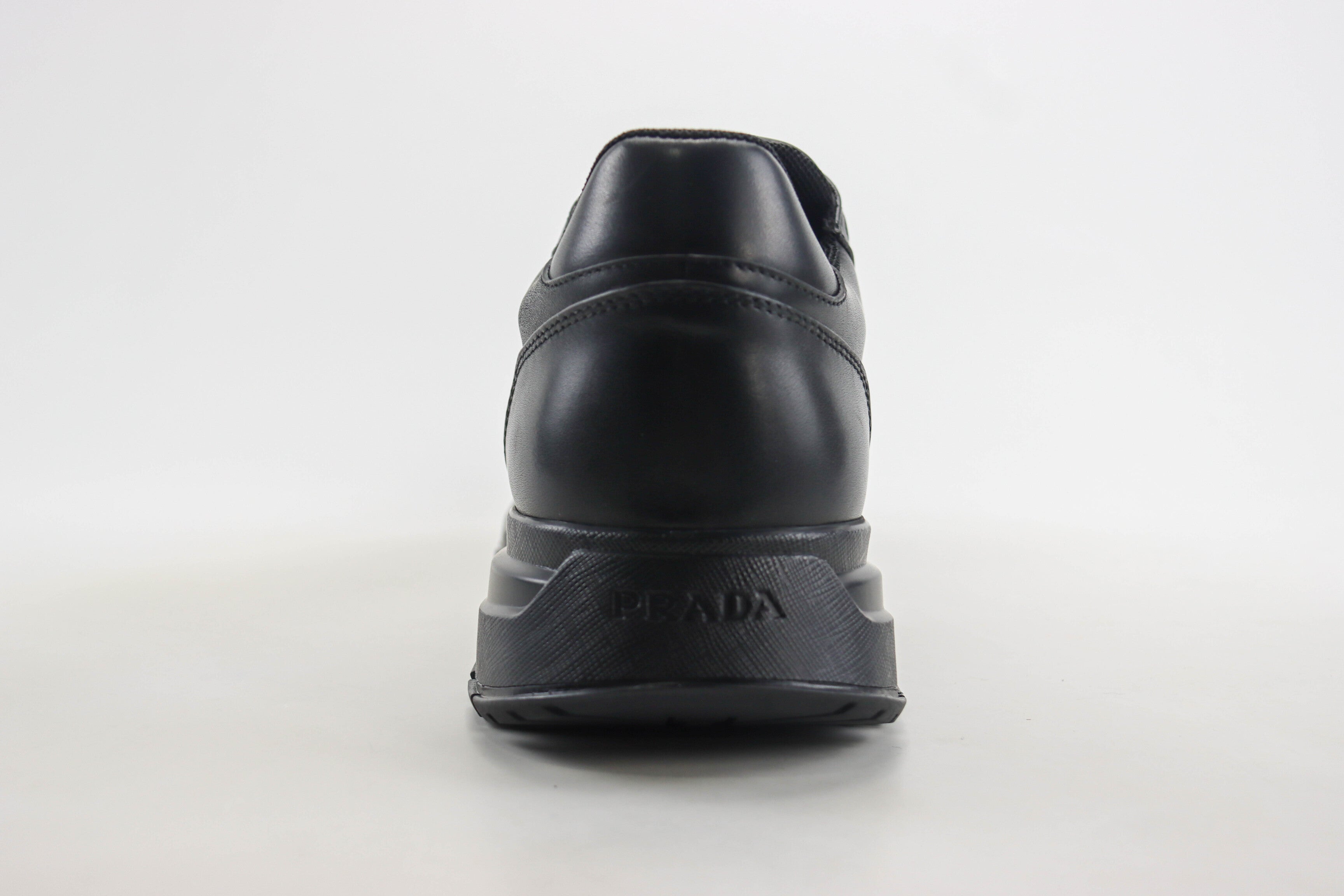 Prada Couro e Re-Nylon