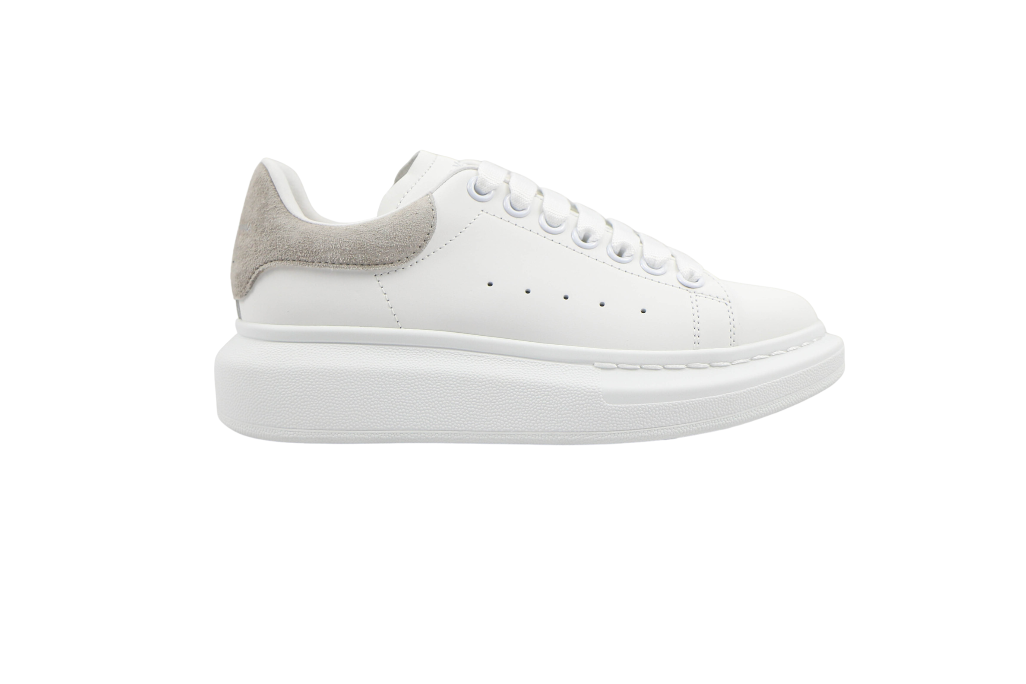 Alexander McQuenn Tenis Court