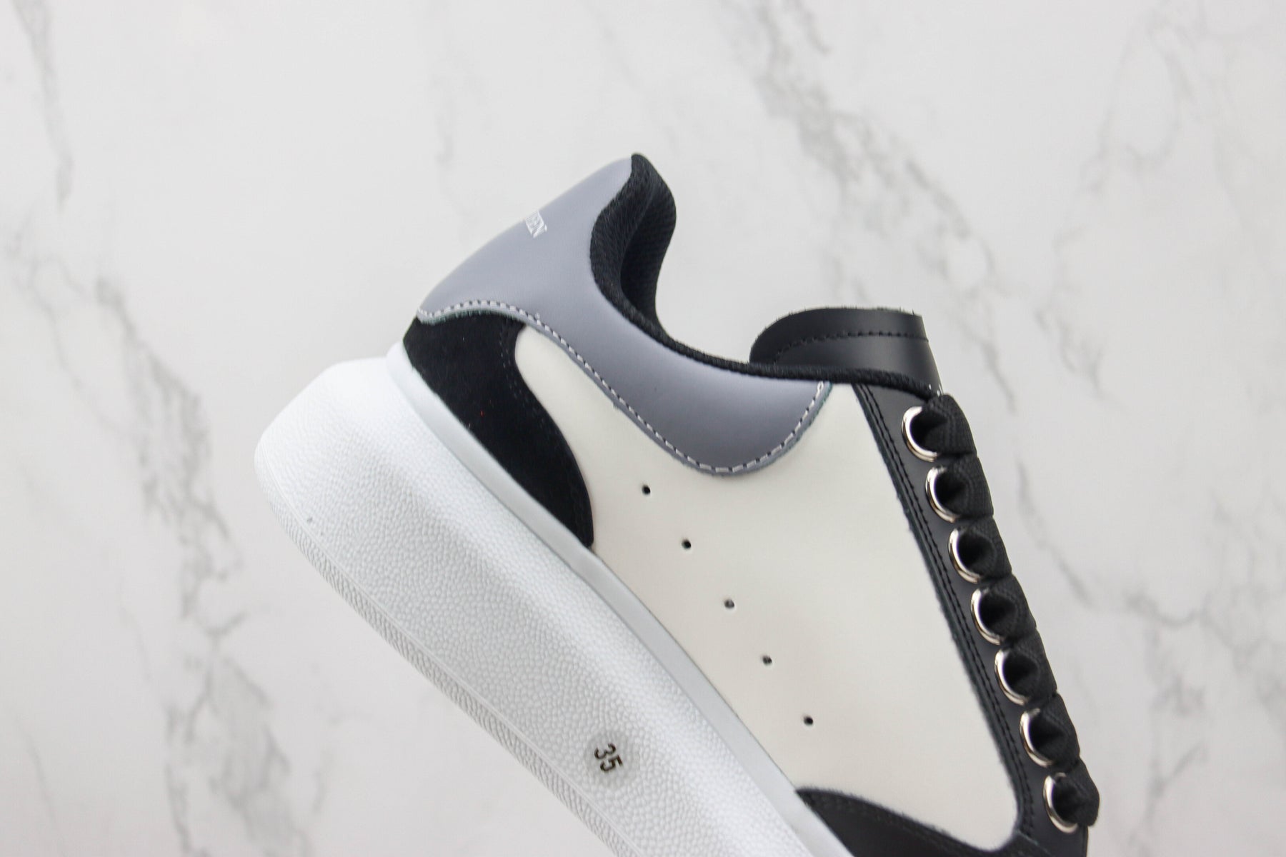 Alexander McQuenn Tenis Oversized