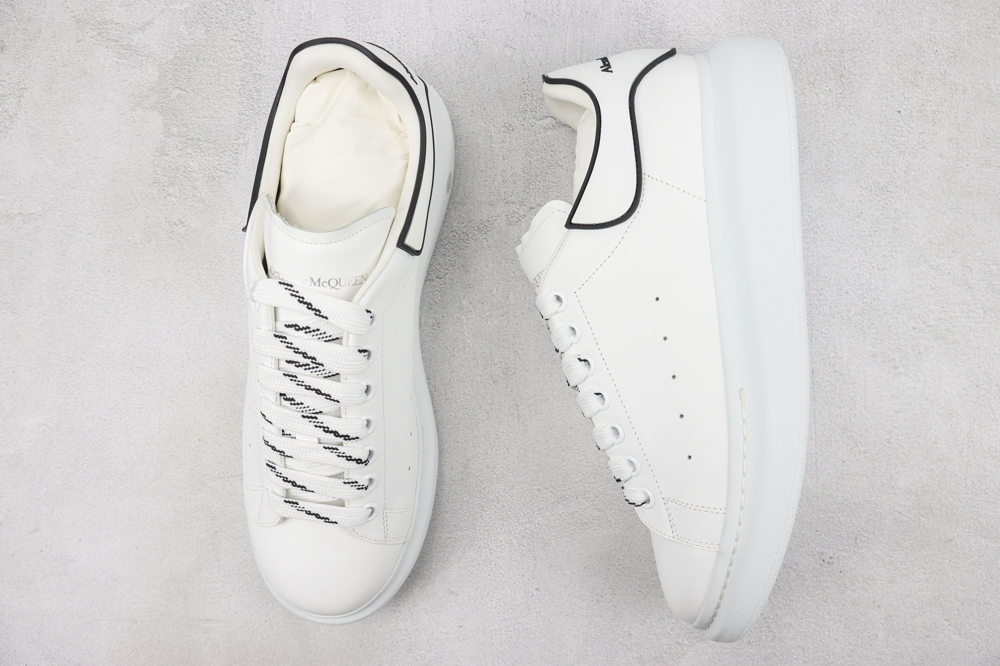 Alexander McQuenn Tenis Larry