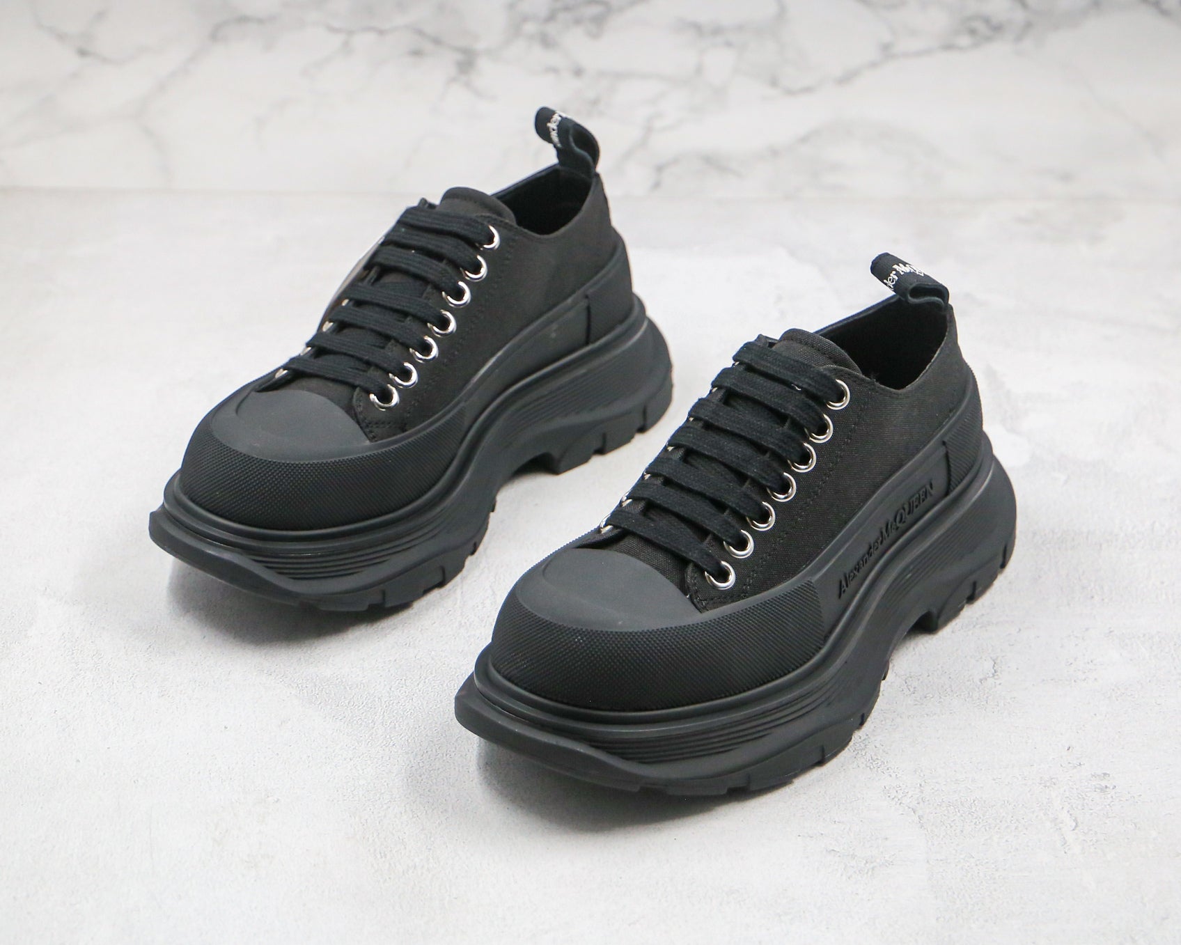 Alexander McQuenn Tênis cano baixo Tread Slick