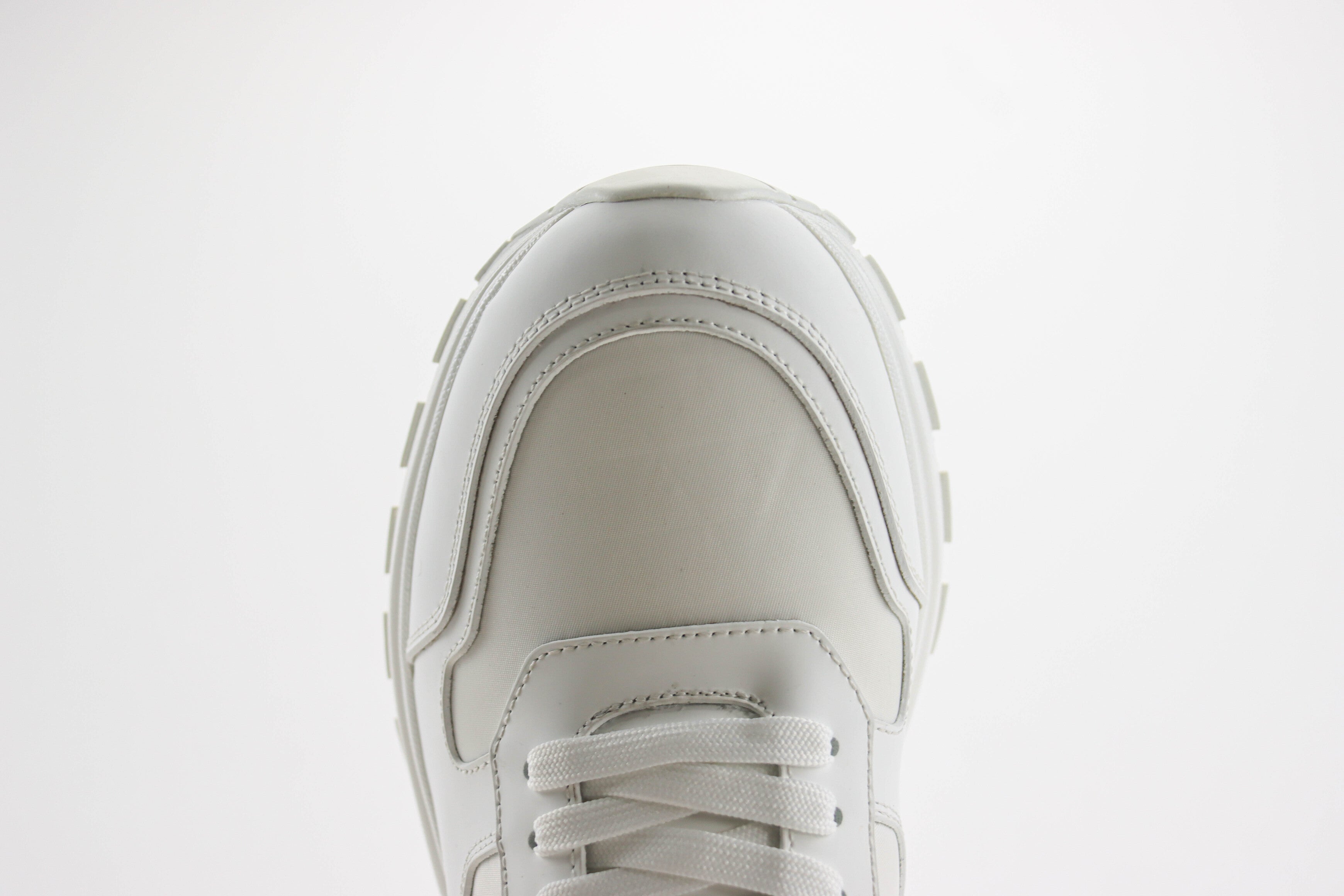 Prada Couro e Re-Nylon