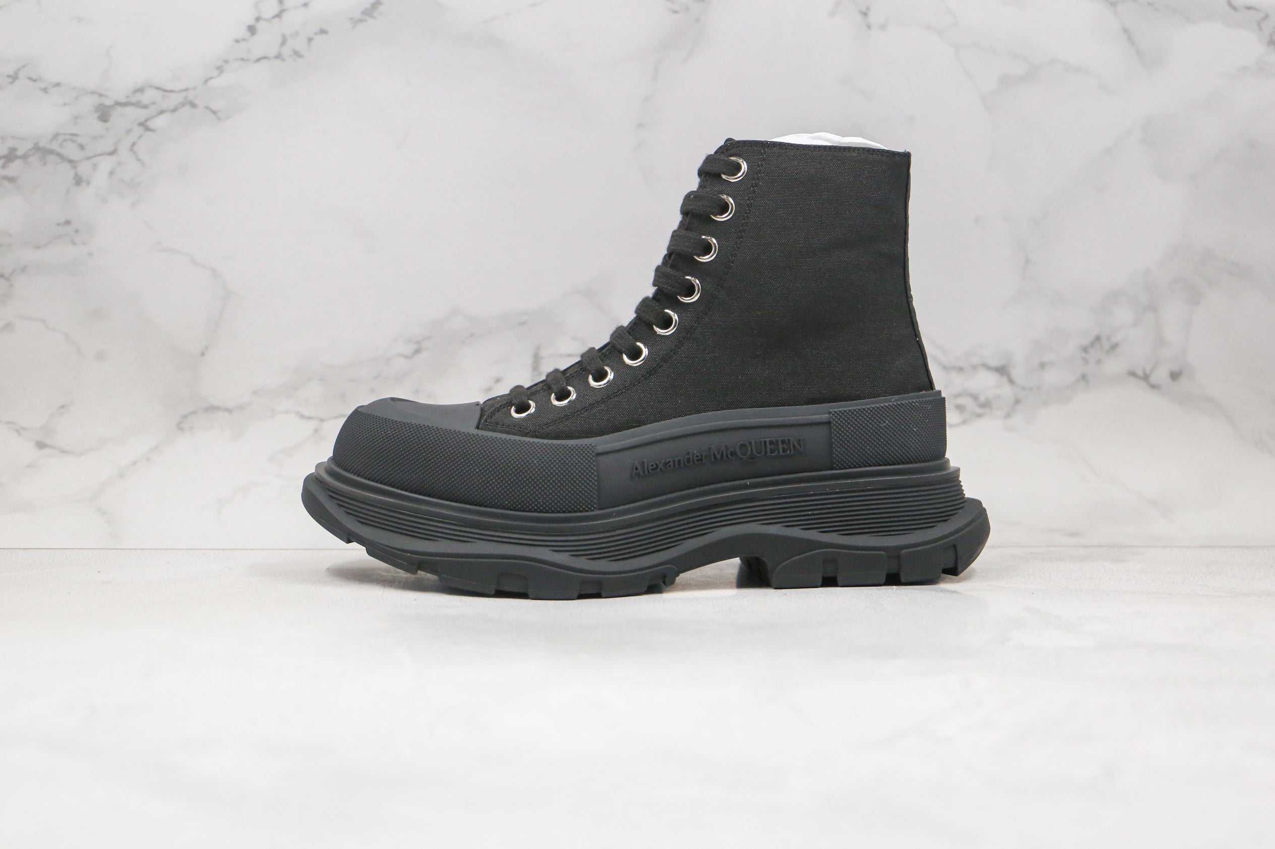 Alexander McQuenn Tênis cano alto Tread Slick