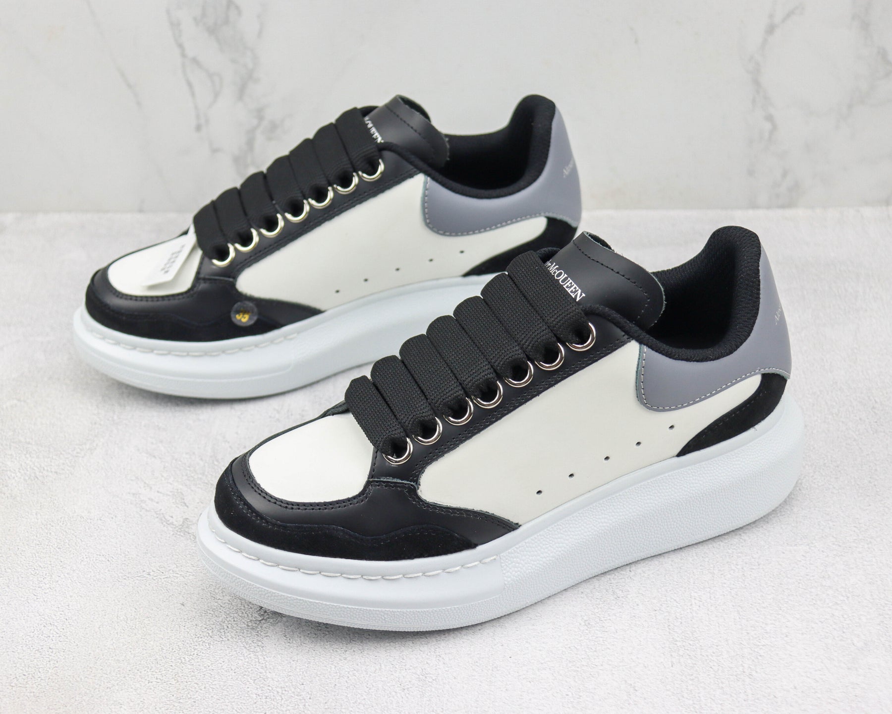 Alexander McQuenn Tenis Oversized