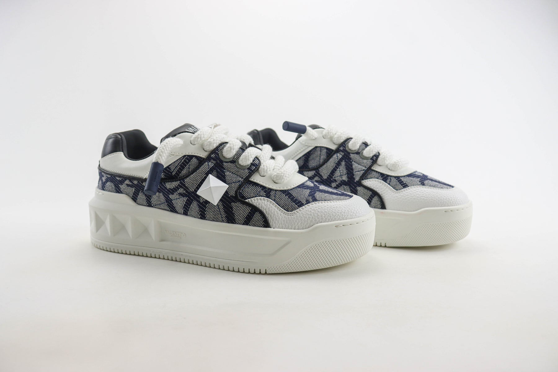 Valentino One Stud XL Iconographe